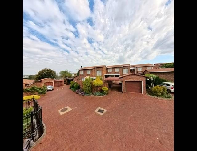 3 BEDROOM TOWNHOUSE FOR SALE IN ZWARTKOP